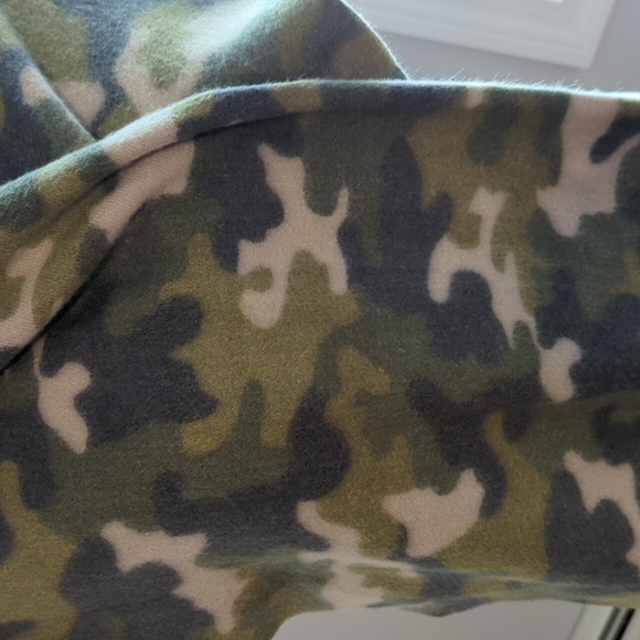 Scarf - Picture 3 of 5